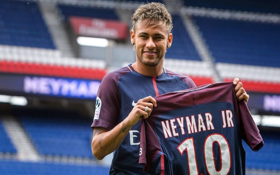 开云-内马尔迎来十二赛季出色发挥，巴塞罗那观众热烈欢呼！