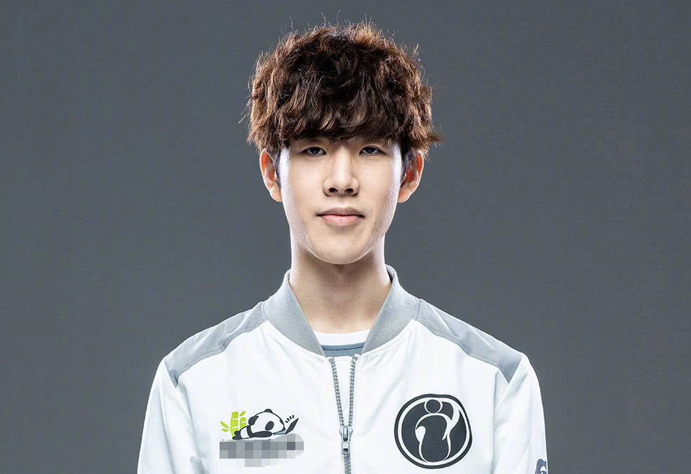 开云- 哈兰德和曼联 