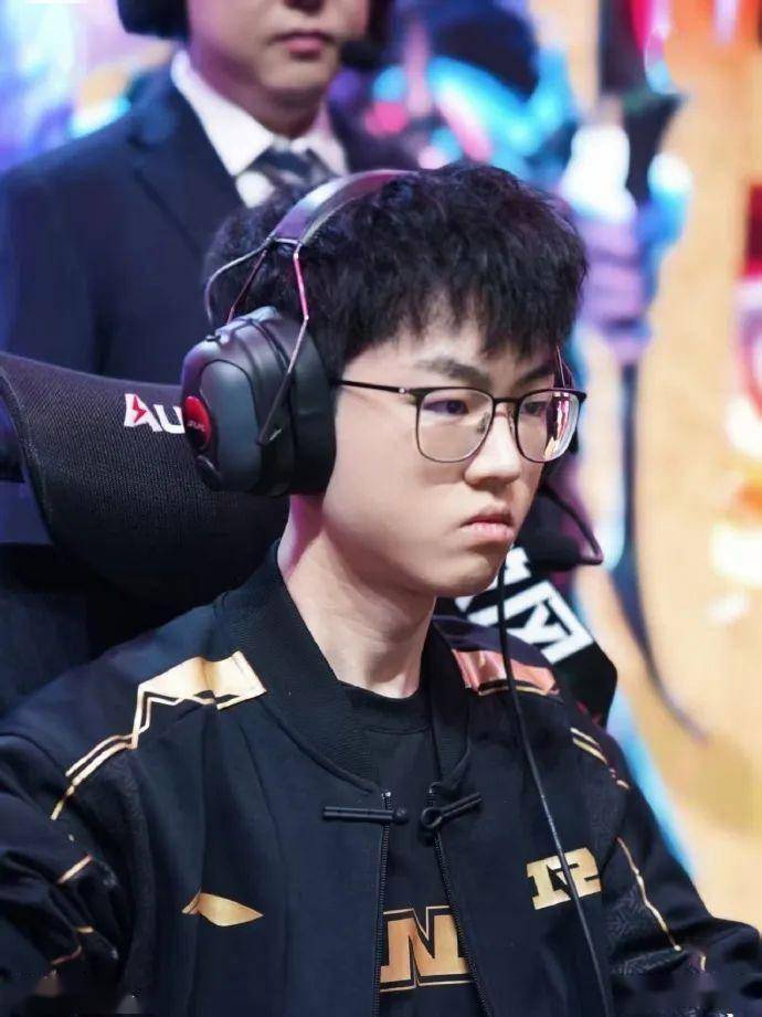 开云体育-包含浓眉哥新星势不可挡表现惊艳，DWG未来可期！的词条